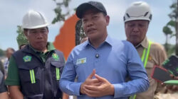 Proyek Revitalisasi Alun-Alun Sidoarjo senilai Rp24,6 miliar mendapat sorotan tegas dari Bupati Sidoarjo, Subandi