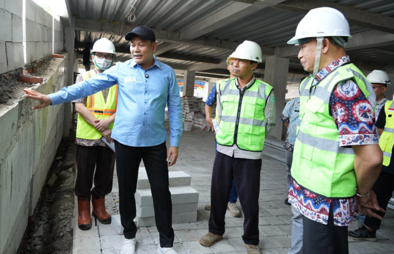 Proyek pembangunan Double Deck Parking RSUD R.T. Notopuro Sidoarjo disidak Bupati Sidoarjo H. Subandi