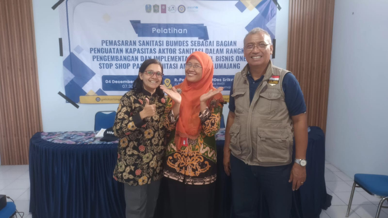 WC-KOEn dan SATO memperkuat pemberdayaan enam BUMDes di Kabupaten Lumajang melalui dukungan modal kerja dan pelatihan pengembangan bisnis sanitasi aman