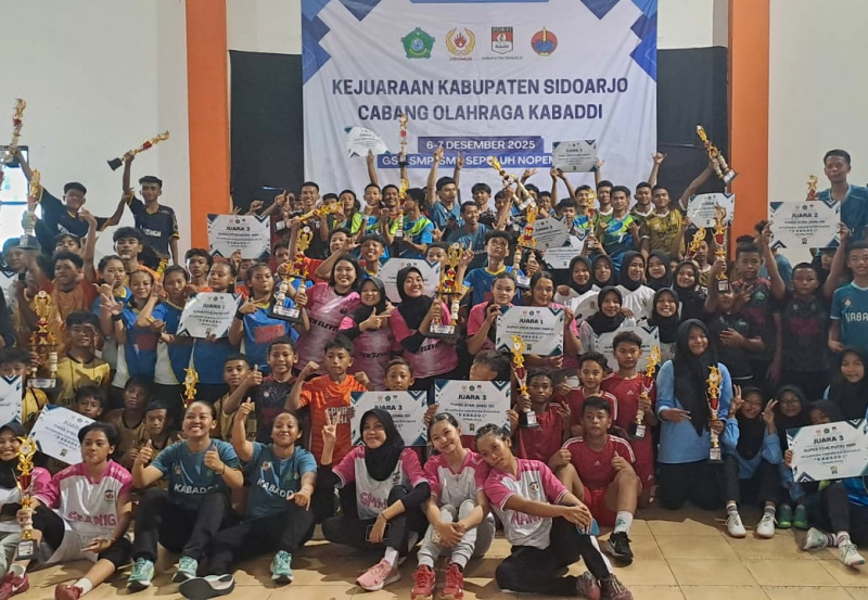 Kejurkab Kabaddi telah sukses dilaksanakan perdana oleh Pengurus Kabupaten Federasi Olahraga Kabaddi Seluruh Indonesia (Pengkab Foksi) Kabupaten Sidoarjo.