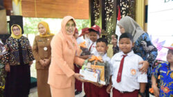 Peringatan HUT ke-26 Dharma Wanita Persatuan (DWP) Kabupaten Sidoarjo berlangsung khidmat sekaligus penuh kepedulian sosial.