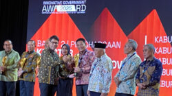 Sidoarjo raih anugerah Innovative Government (IGA) Award 2025, sebagai Kabupaten Terinovatif. Penghargaan tersebut diraih berkat berbagai rangkaian inovasi dalam pelayanan publik.