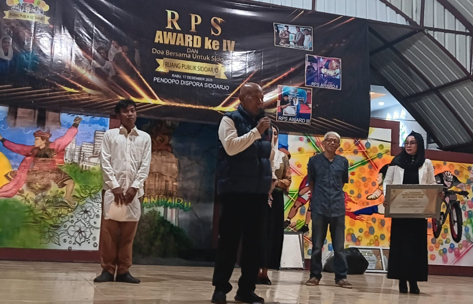 H. Mursidi dinobatkan sebagai "Tokoh Masyarakat Terinspiratif" dalam ajang RPS Award tahun 2025, yang digelar di Pendopo Disporapar Sidoarjo