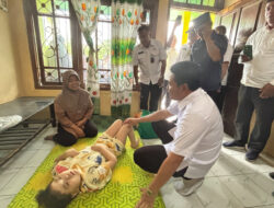 Nasya Penderita Disabilitas Dapat Kursi Roda Dari Pemkab Sidoarjo