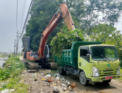PU BMSDA dan DLHK Kerahkan Alat Berat Normalisasi Sungai