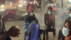 Warga di wilayah kota Kabupaten Aceh Tamiang mengeluhkan krisis air minum pasca banjir bandang. Meski keadaan membaik, bantuan air minum justru menurun. Mereka kesulitan membeli air karena banyak toko belum buka. Simak laporan lengkapnya.